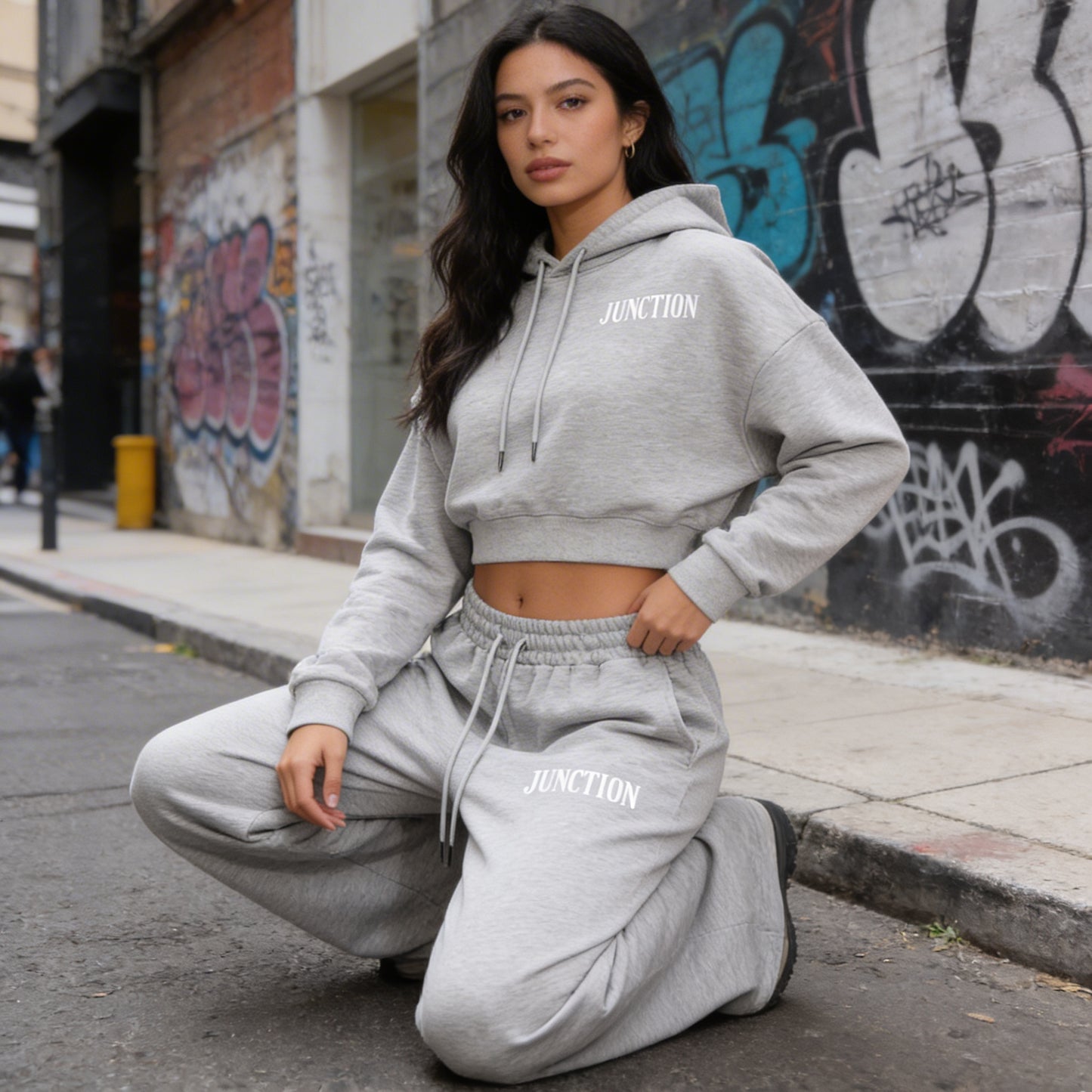 WOMAN TRACKSUIT